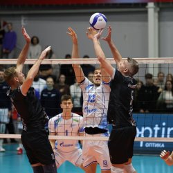 Суперлига. 5 тур. «Горький» уступает гостям из Санкт-Петербурга в четырех партиях