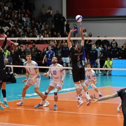 Суперлига. 5 тур. «Горький» уступает гостям из Санкт-Петербурга в четырех партиях