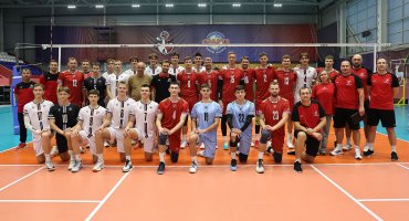 Первый в истории товарищеский матч «Горький» против «Горький-2»