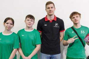 Главный бомбардир «Горького» Павел Железняков принял участие в открытии отборочного этапа ЧЕбуриада 2026 по волейболу