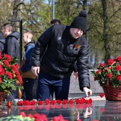 АСК совместно с нижегородскими спортивными клубами и ЦУРС возложили цветы у Вечного огня в кремле и почтили минутой молчания память погибших в годы Великой Отечественной войны