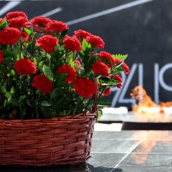 АСК совместно с нижегородскими спортивными клубами и ЦУРС возложили цветы у Вечного огня в кремле и почтили минутой молчания память погибших в годы Великой Отечественной войны