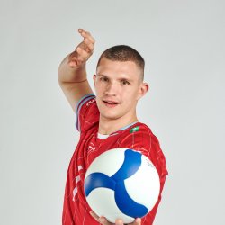 Максим Титов